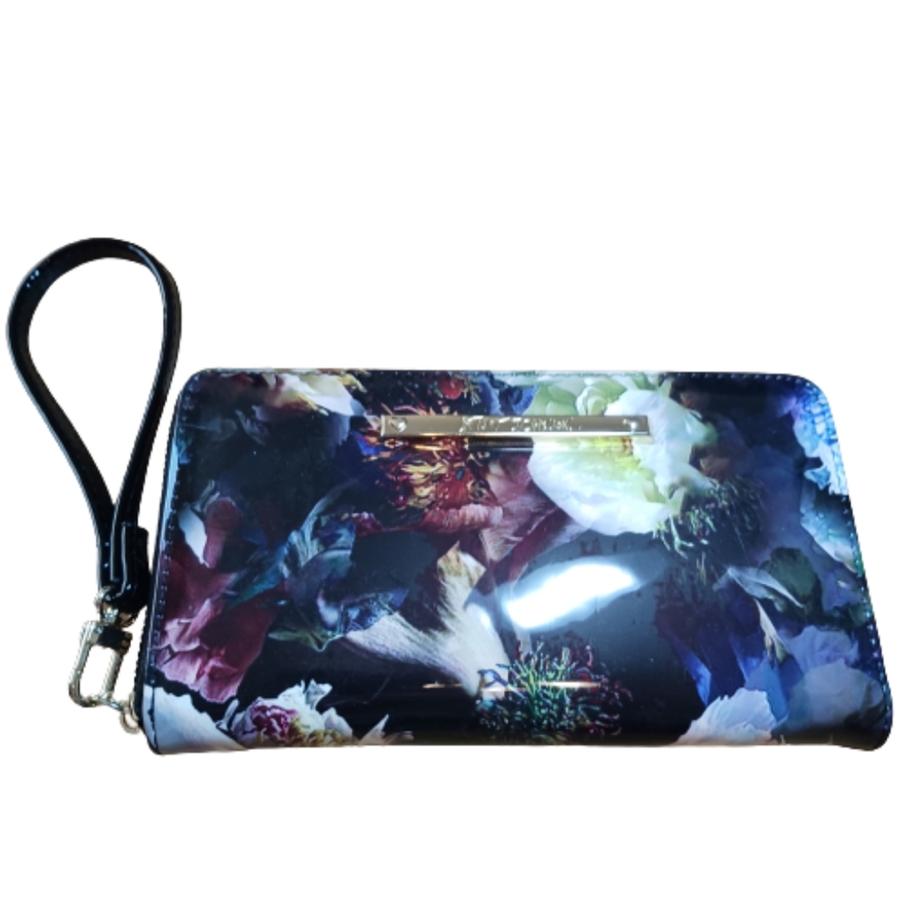 Betsey Johnson Black Floral Wristlet Wallet NWOT